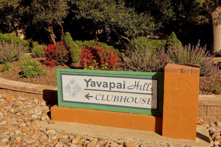 Directional Sign to YH Clubhouse